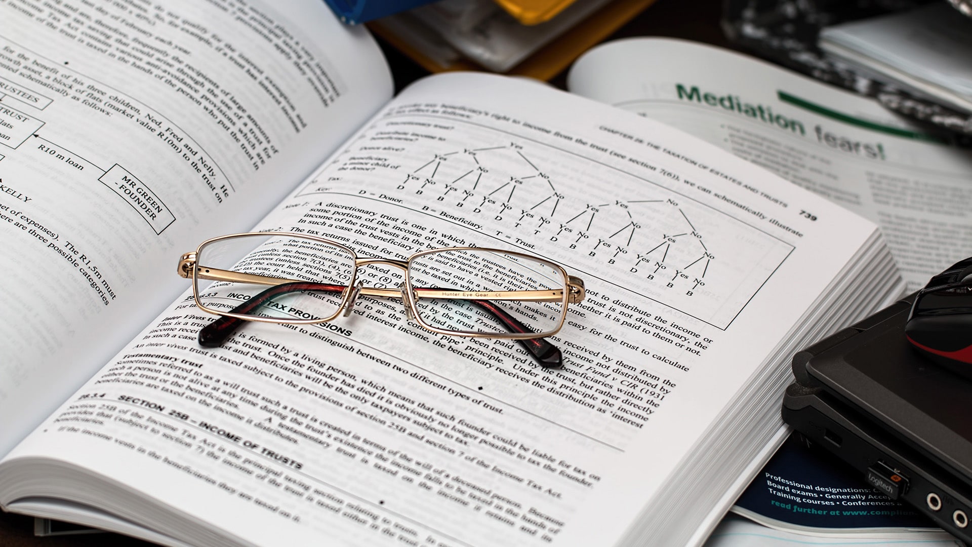 bg-testimonial-administrative-arka-min